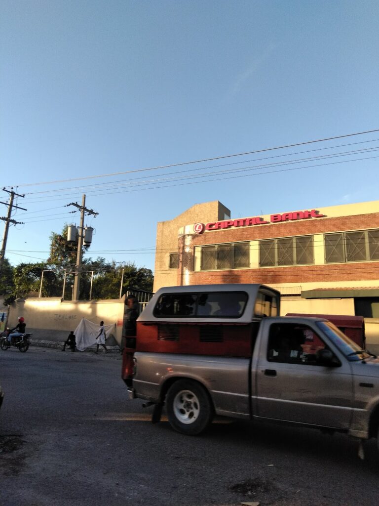 Capital Bank Delmas – Banque de Confiance en Haïti