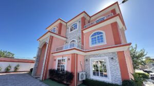 Flaming House & Hotel