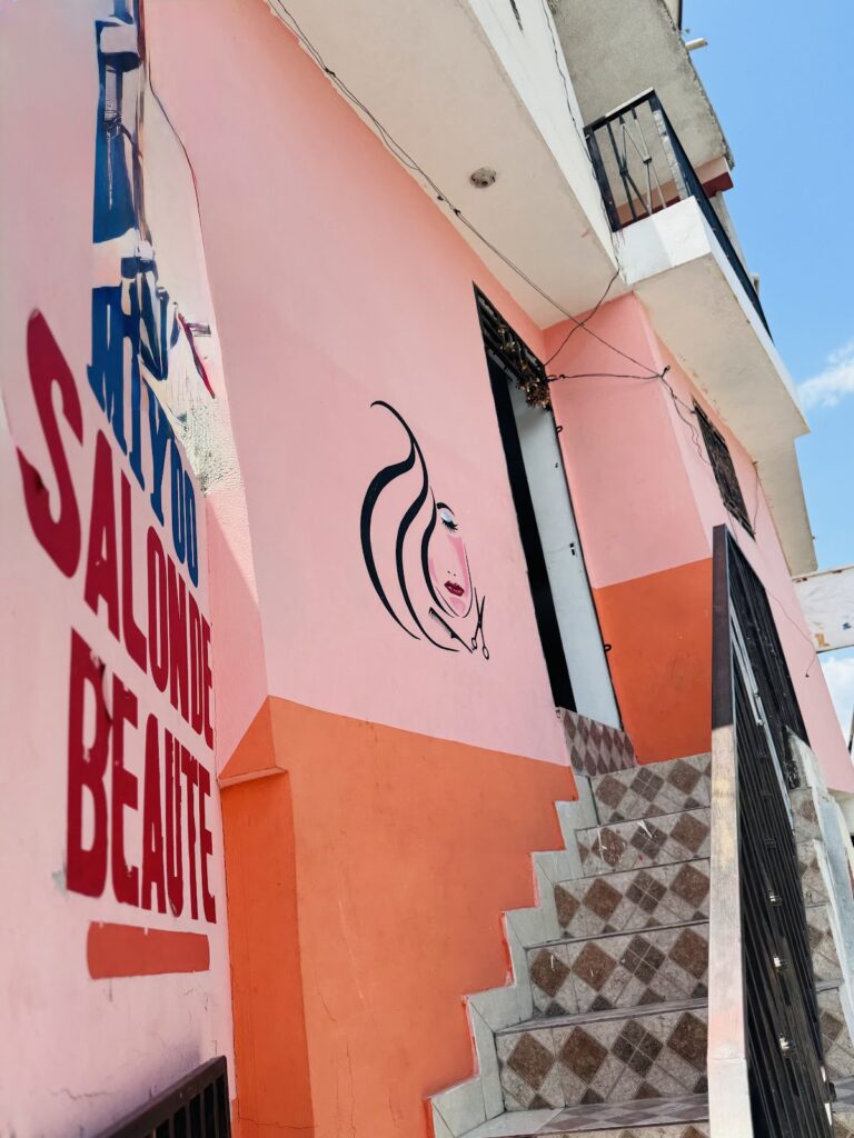 Miyoo Salon de beauté & Barber shop à Delmas