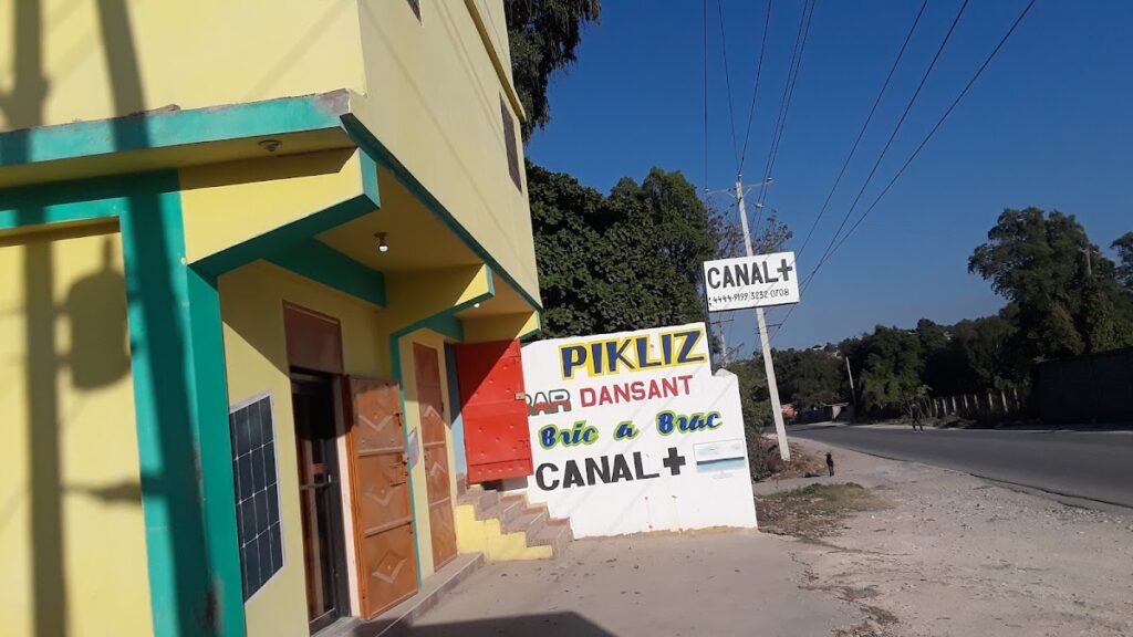 Pikliz Bar Resto Hotel – Restaurant à Gressier