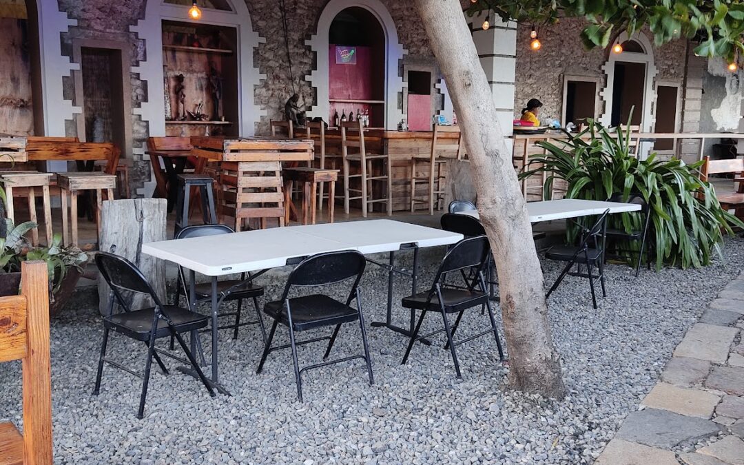 Gwòg Bar Restaurant – Trou du Nord | Resto & Ambiance