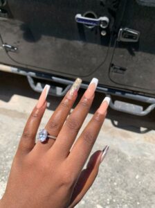 Glow-Up Makeup & Nail School – Formation Beauté Jacmel