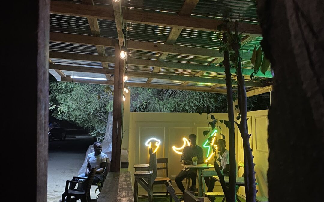 Fritay Bar & Resto – Restaurant à Terrier Rouge