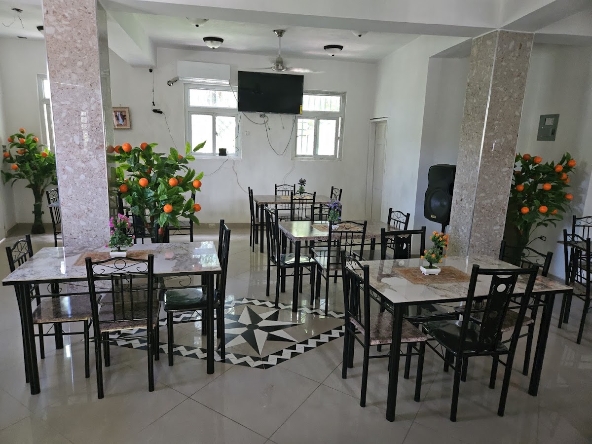 Plan de Vie Bar Resto Hotel