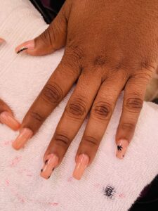 Mina Bar Studio & Barbershop – Salon de Beauté Les Cayes