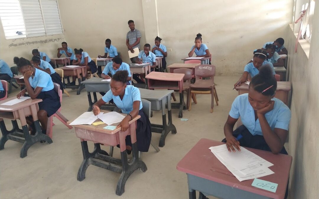 Lycée Charlemagne Péralte – École à Hinche, Haïti