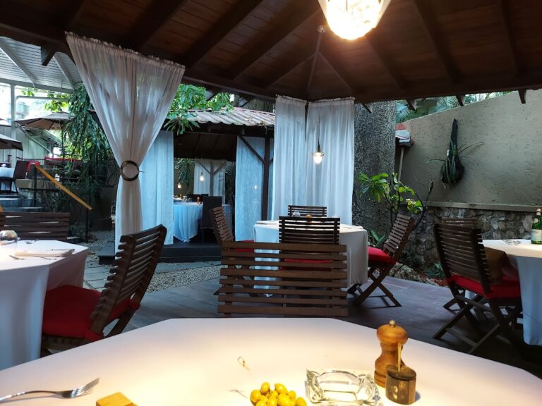 Mozaïk Restaurant – Thomazeau, Haïti