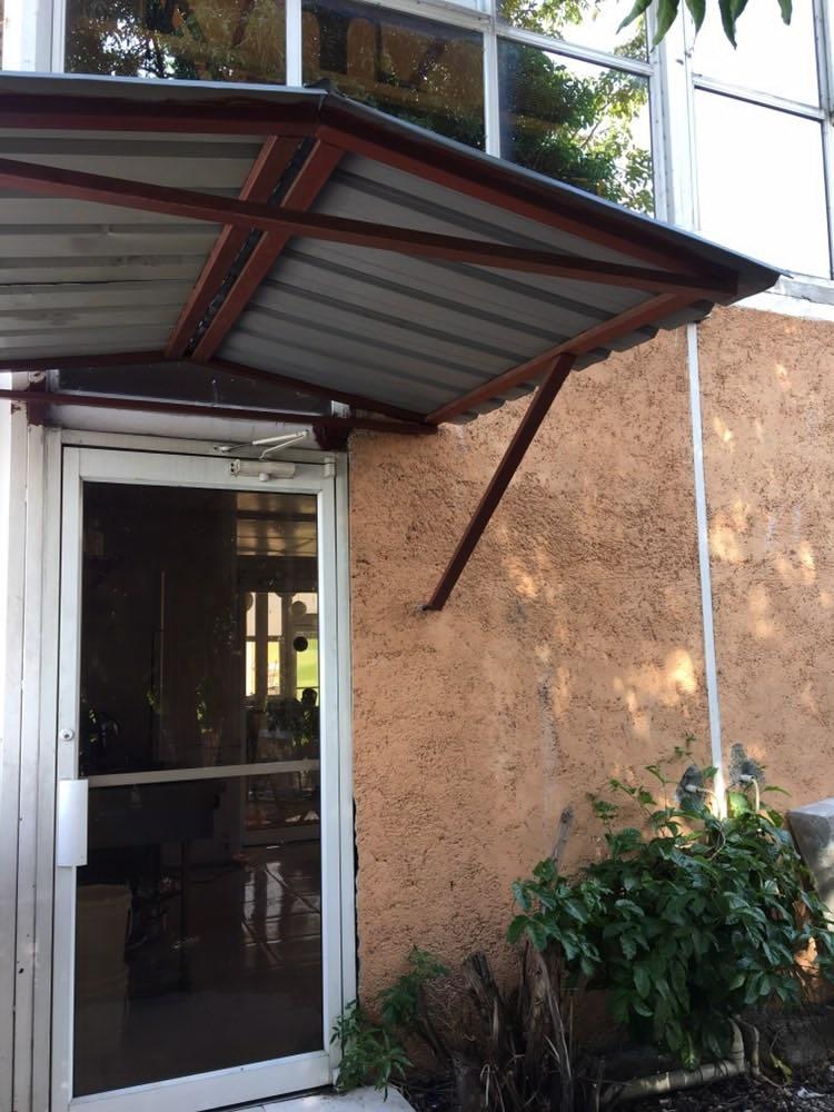 Freaky Snack Bar – Restaurant à Baraderes | Haïti