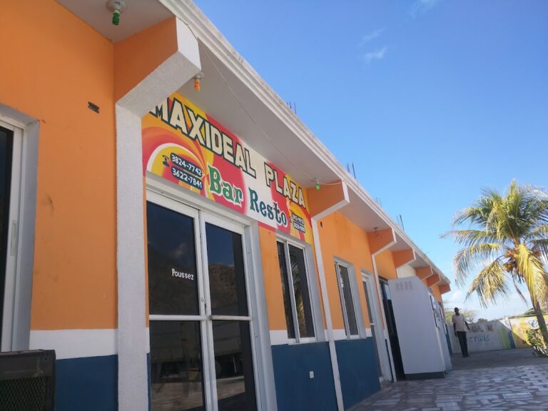 Maxideal Plaza Bar-Resto | Restaurant à Dessalines