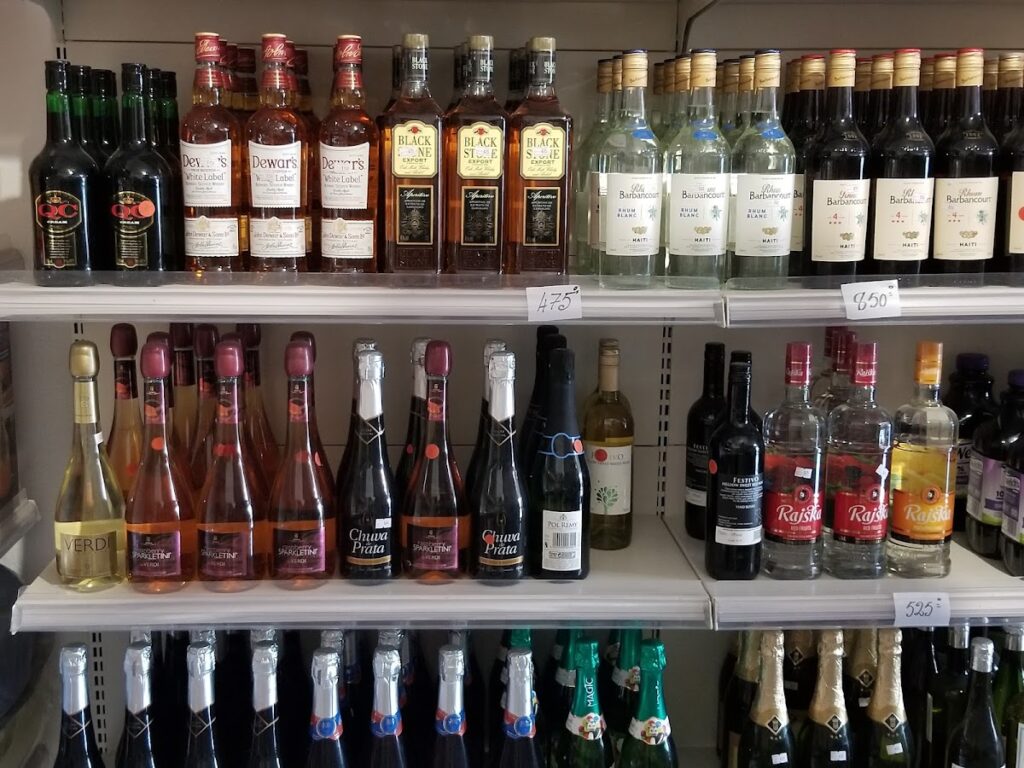 Tifamasi Lakay – Pharmacie à Verrettes, Haïti