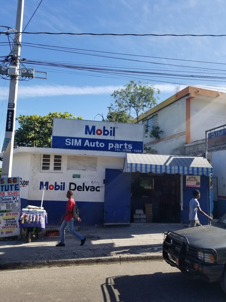 G & J Pharmacie & Market – Delmas, Haïti