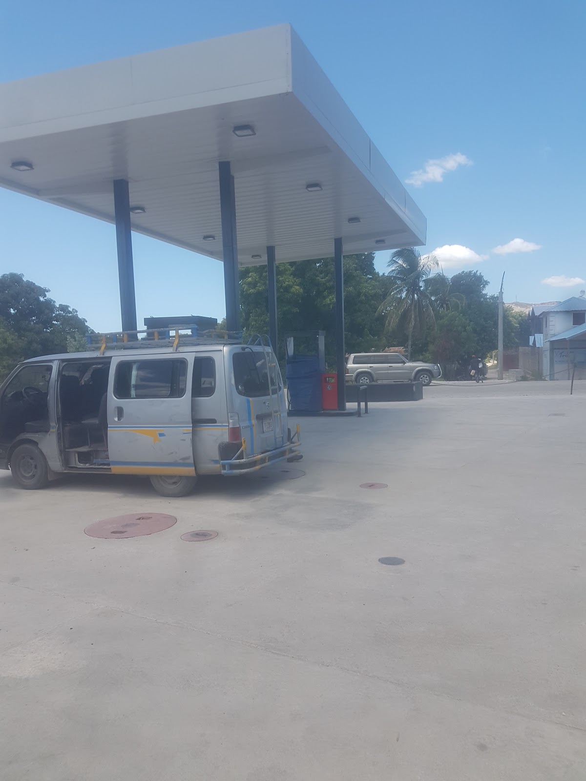 Plateau gas station