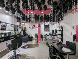 Beshine Beauty Salon and Barber – Salon de Beauté à Delmas