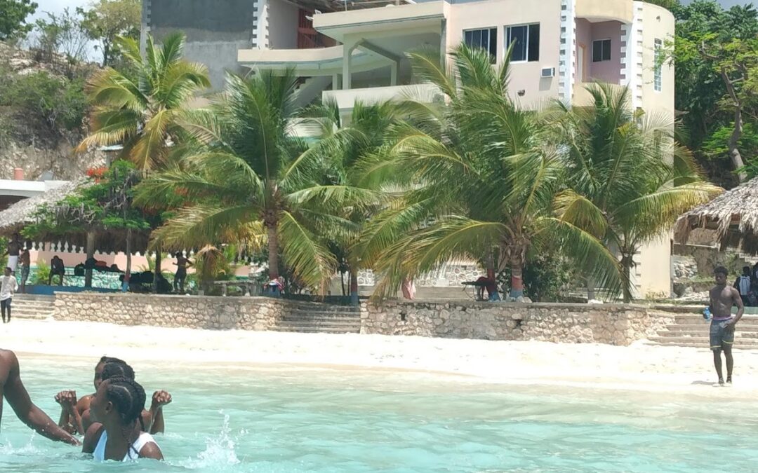 Amaniy Beach & Hotel – Plage et Détente à Saint-Marc