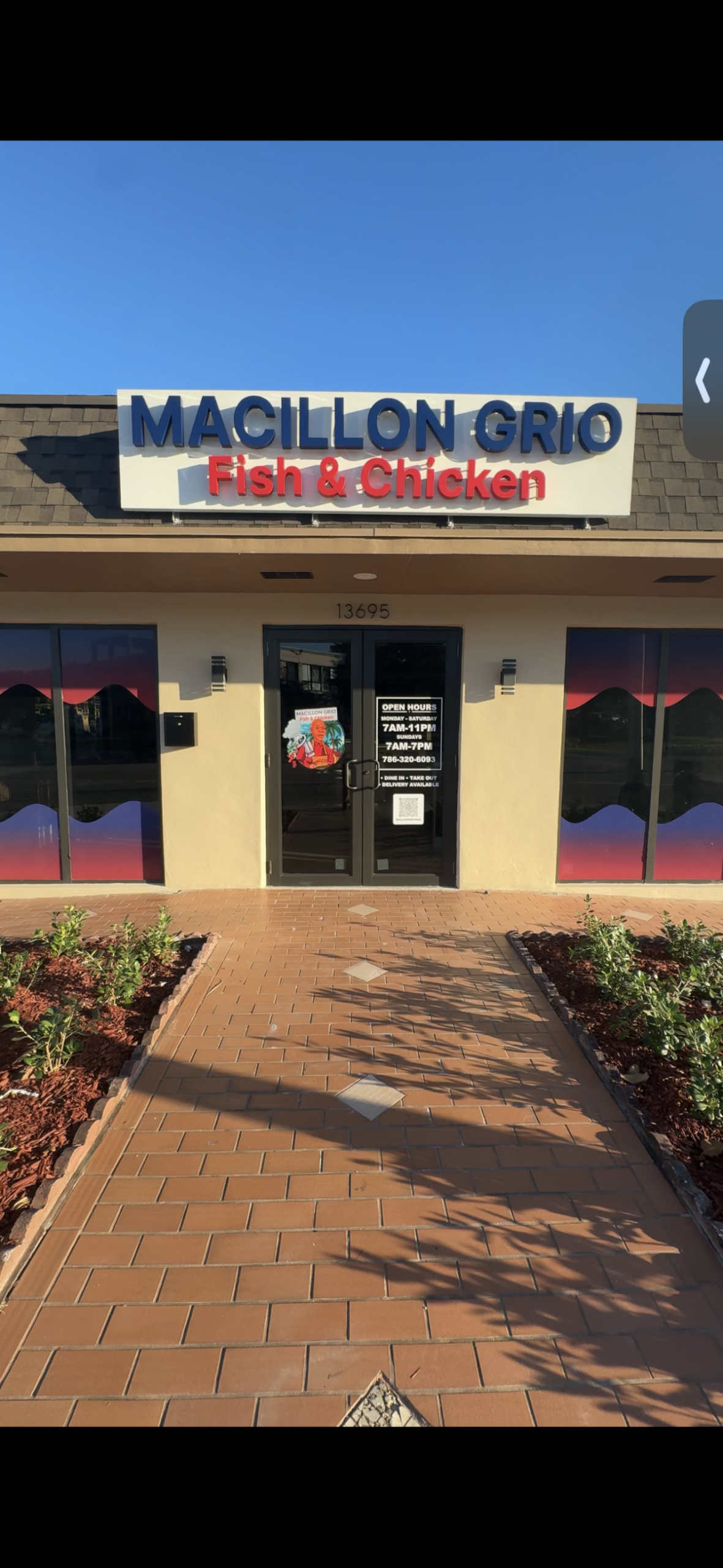 Macillon Grio Fish & Chicken