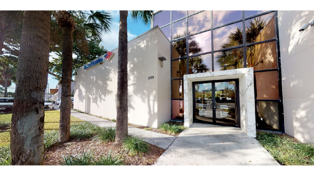 Bank of America (with Drive-thru ATM)