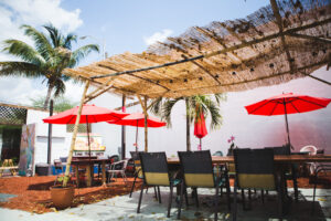 Naomi&rsquo;s Garden Restaurant & Lounge