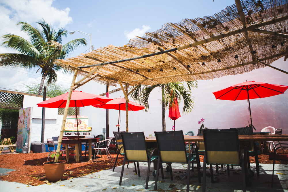 Naomi&rsquo;s Garden Restaurant & Lounge